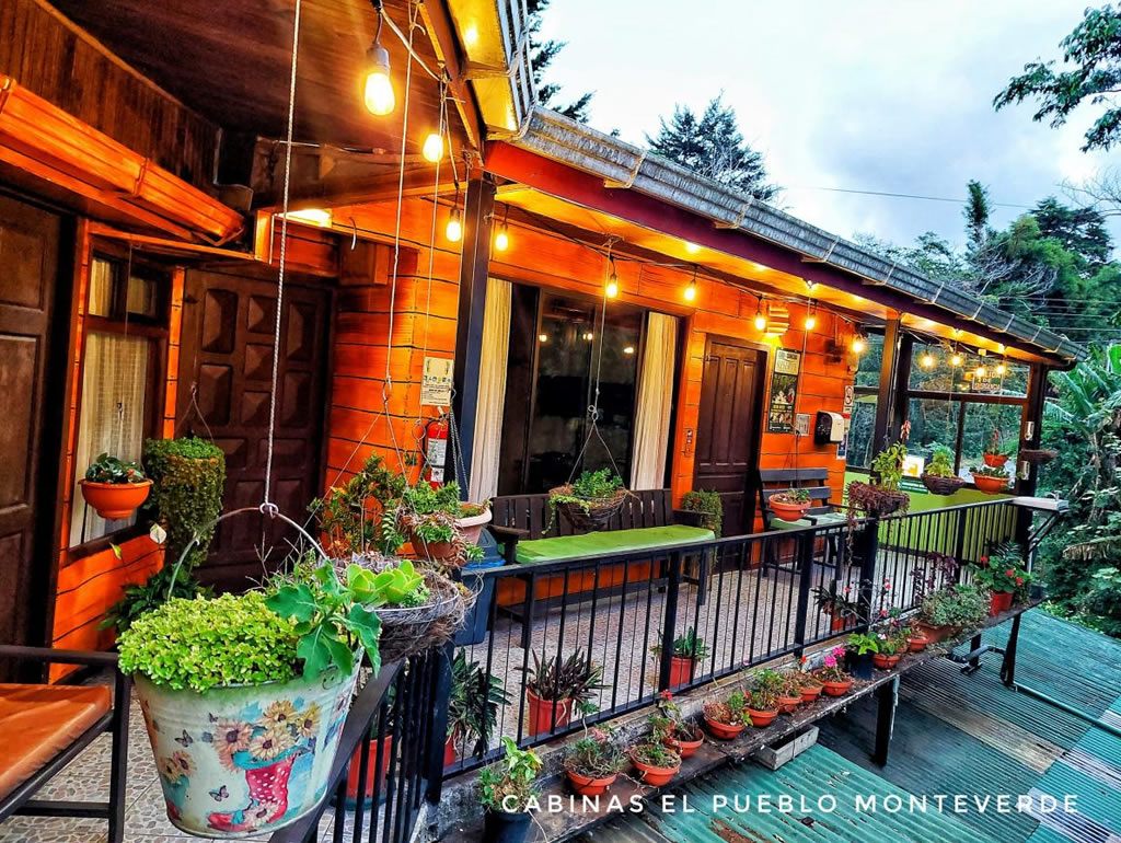 Cabinas El Pueblo Bed And Breakfast