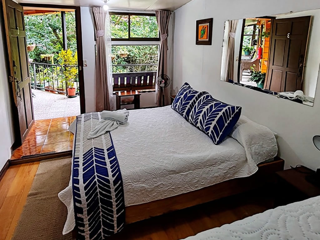 Cabinas El Pueblo Bed And Breakfast
