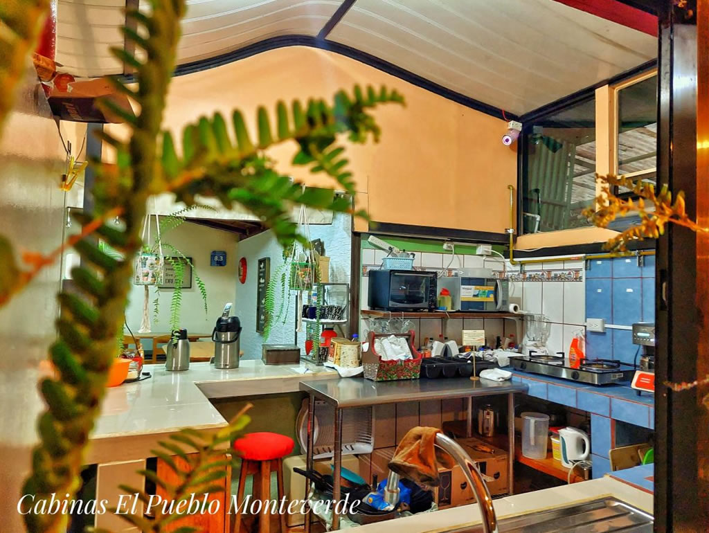 Cabinas El Pueblo Bed And Breakfast