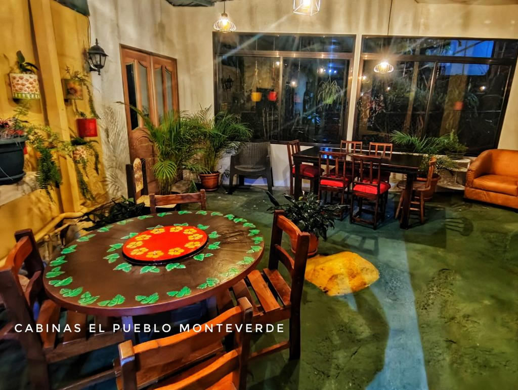 Cabinas El Pueblo Bed And Breakfast