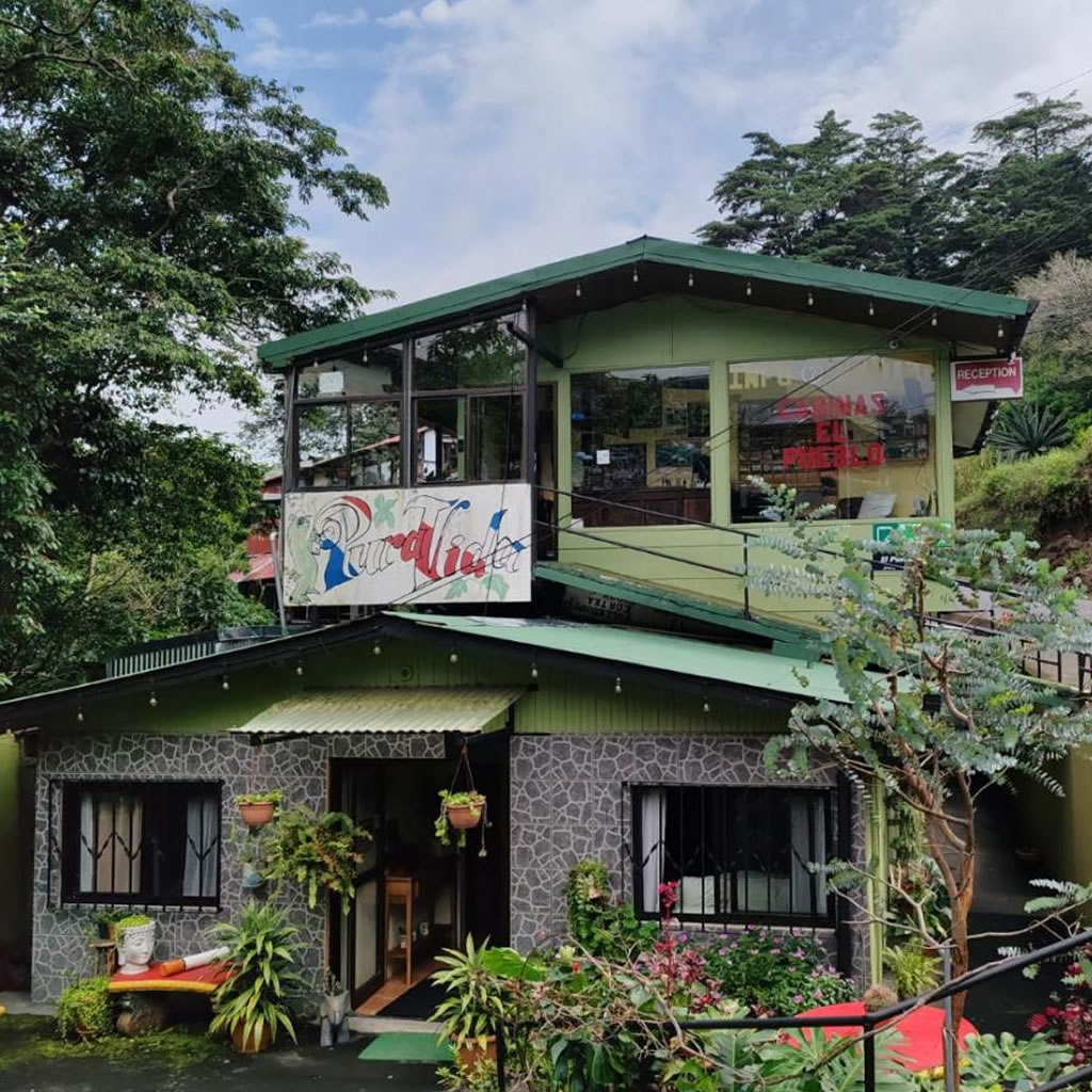 Cabinas El Pueblo Bed And Breakfast