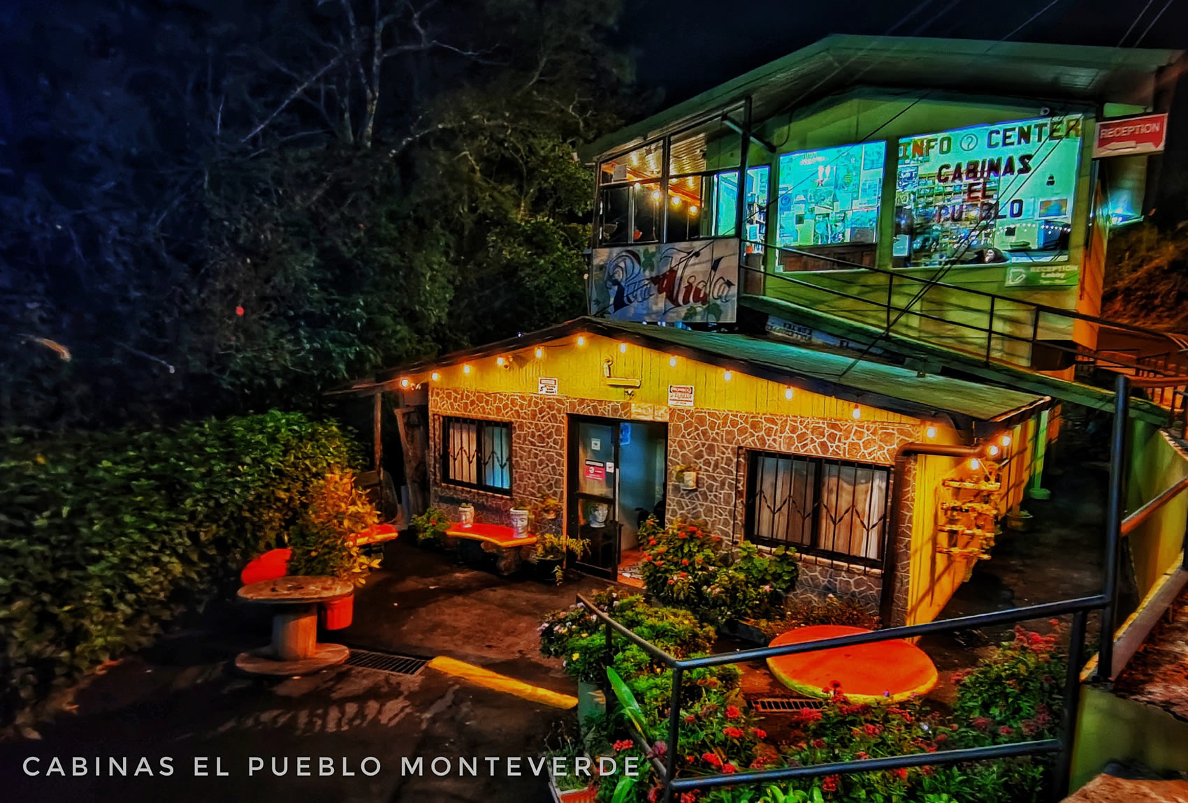 Cabinas El Pueblo Bed And Breakfast